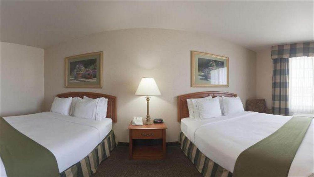 Holiday Inn Express Greensburg By Ihg Екстериор снимка