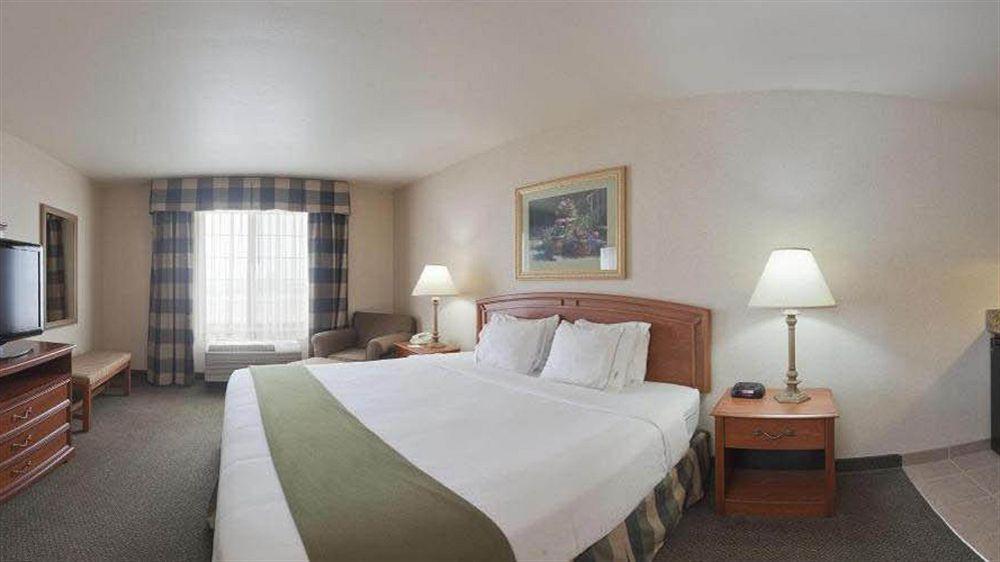 Holiday Inn Express Greensburg By Ihg Екстериор снимка