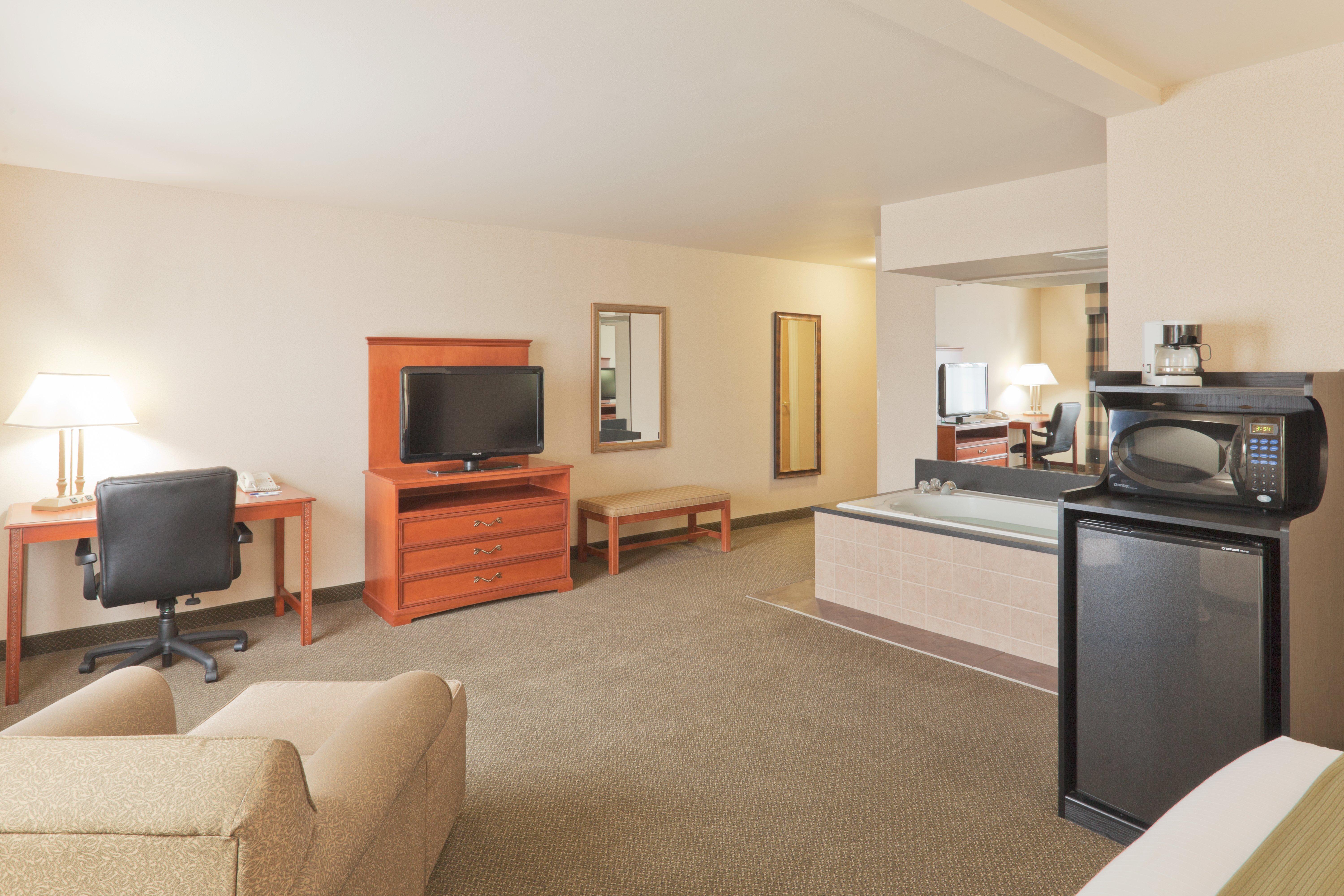 Holiday Inn Express Greensburg By Ihg Екстериор снимка
